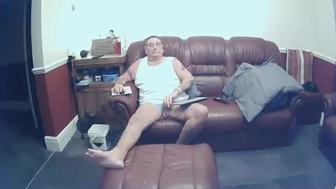 MAX online show from 10/12/25, 10:09