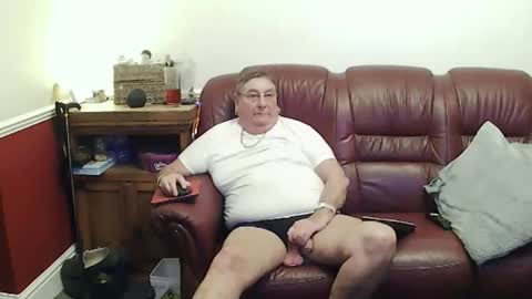 MAX online show from 04/17/26, 11:41