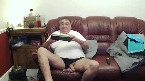 MAX online show from 04/26/26, 10:18