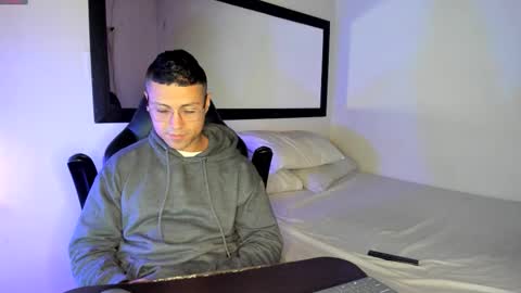 MAXI      online show from 10/20/25, 02:12