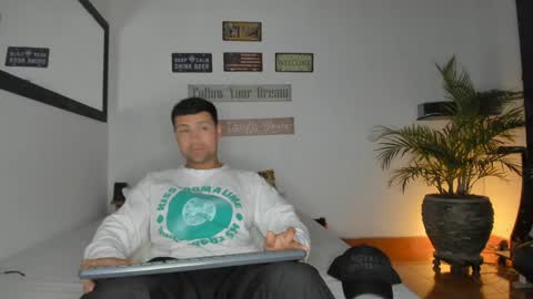 MAXI      online show from 04/09/26, 10:37