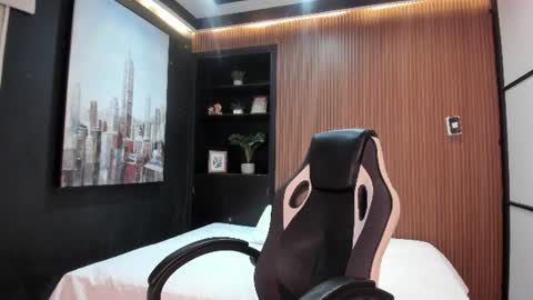Maxi online show from 06/14/26, 12:08