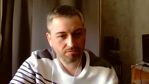Snapshot of maximefrxx chatting on 06/16/26, 03:47 Maxime online show from 06/16/26, 03:47