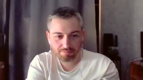Snapshot of maximefrxx chatting on 06/19/26, 04:11 Maxime online show from 06/19/26, 04:11