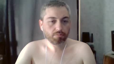 Snapshot of maximefrxx chatting on 06/28/26, 03:18 Maxime online show from 06/28/26, 03:18