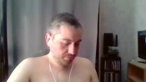 Snapshot of maximefrxx chatting on 07/13/26, 02:53 Maxime online show from 07/13/26, 02:53