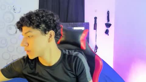 Maximiliano online show from 11/14/25, 07:56