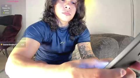 maximiliano_scoott_ online show from 04/19/26, 08:02