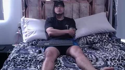 Maximilian online show from 08/03/26, 01:27