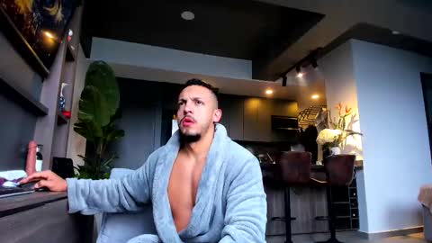 maximo_and_marcelo online show from 03/26/26, 12:00