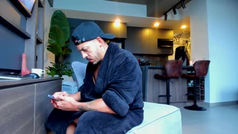 maximo_and_marcelo online show from 04/08/26, 12:27