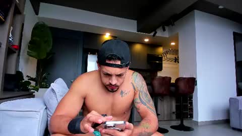 maximo_and_marcelo online show from 07/22/26, 12:08