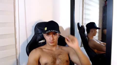 Snapshot of maximo_sebastian chatting on 06/23/26, 04:32 Maximo Sebastian online show from 06/23/26, 04:32