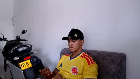 Snapshot of maximo_sebastian chatting on 06/23/26, 09:46 Maximo Sebastian online show from 06/23/26, 09:46