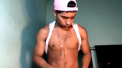 Maximo Aron Vega online show from 02/15/25, 05:09