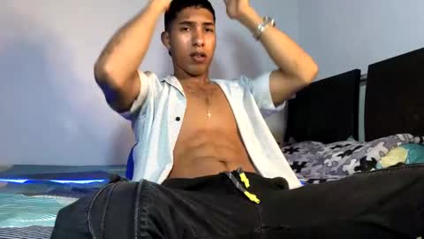 Maximo Aron Vega online show from 03/11/25, 07:26