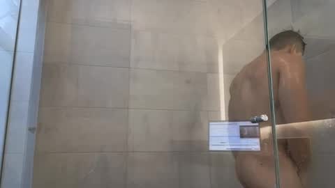 Snapshot of maximohoot chatting on 12/13/24, 10:13 Sebastian online show from 12/13/24, 10:13