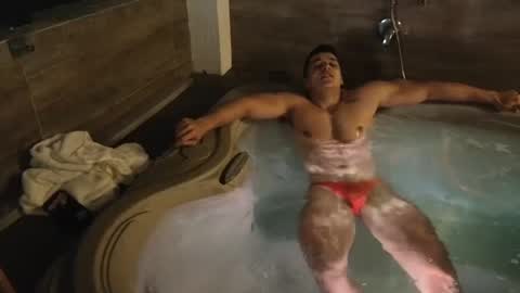 Snapshot of maximohoot chatting on 12/16/24, 12:04 Sebastian online show from 12/16/24, 12:04