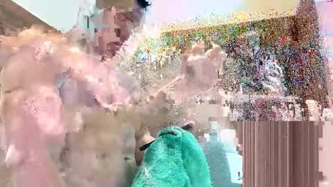 Snapshot of maximohoot chatting on 12/19/24, 04:46 Sebastian online show from 12/19/24, 04:46