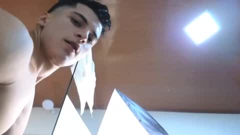 Snapshot of maximohoot chatting on 01/26/25, 12:26 Sebastian online show from 01/26/25, 12:26