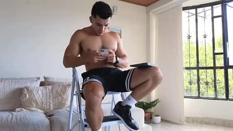 Snapshot of maximohoot chatting on 01/27/25, 07:46 Sebastian online show from 01/27/25, 07:46