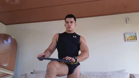 Snapshot of maximohoot chatting on 01/30/25, 04:24 Sebastian online show from 01/30/25, 04:24