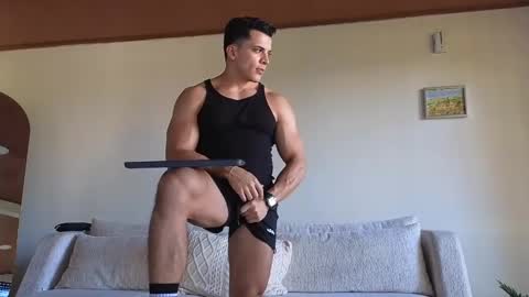 Snapshot of maximohoot chatting on 02/01/25, 09:51 Sebastian online show from 02/01/25, 09:51