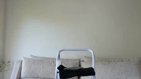 Snapshot of maximohoot chatting on 02/23/25, 08:55 Sebastian online show from 02/23/25, 08:55