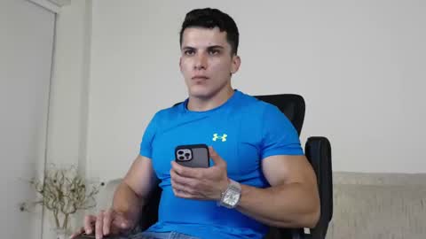 Snapshot of maximohoot chatting on 03/05/25, 11:05 Sebastian online show from 03/05/25, 11:05