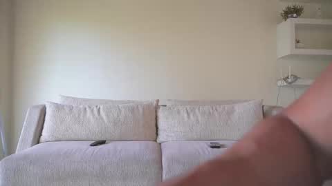 Snapshot of maximohoot chatting on 09/13/25, 08:41 Sebastian online show from 09/13/25, 08:41