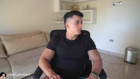Snapshot of maximohoot chatting on 07/14/26, 02:45 Sebastian online show from 07/14/26, 02:45