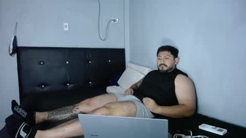 maximohot03 online show from 11/22/25, 02:10