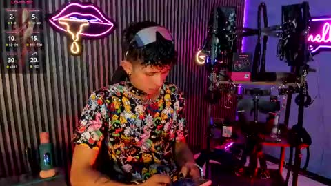 MAXIMO online show from 07/18/26, 03:33