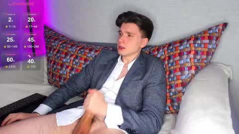 Max online show from 02/19/25, 12:03