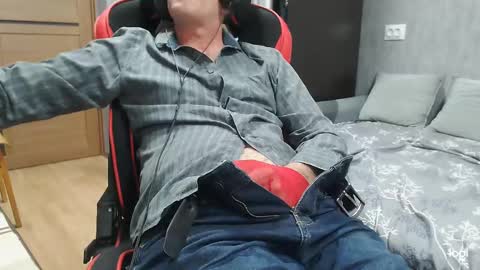 maximus3334 online show from 03/12/25, 11:01