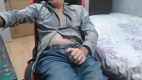 maximus3334 online show from 10/02/25, 11:06