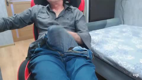 maximus3334 online show from 04/25/26, 01:41