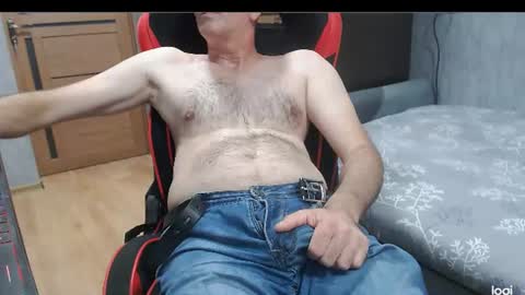 Snapshot of maximus3334 chatting on 08/05/26, 11:17 maximus3334 online show from 08/05/26, 11:17