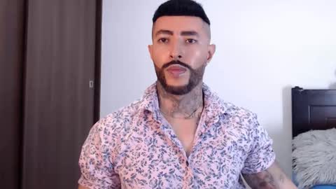 Independent Model online show from 01/31/25, 04:03