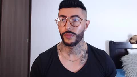 Independent Model online show from 02/03/25, 02:14