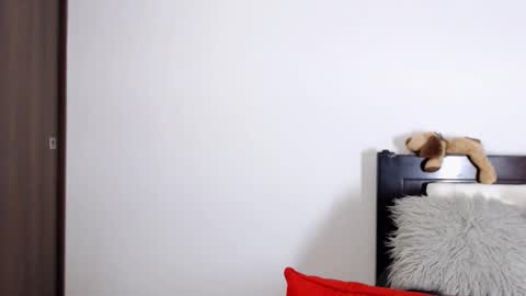 Independent Model online show from 02/18/25, 02:49