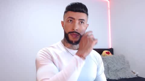 Independent Model online show from 09/14/25, 12:21