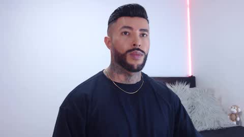 Independent Model online show from 09/28/25, 03:23