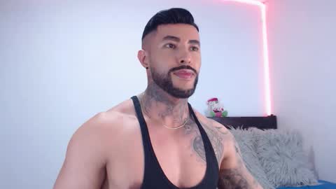 Independent Model online show from 12/05/25, 04:32