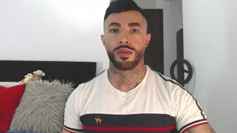 Snapshot of maximus_golden chatting on 05/13/26, 03:26 Independent Model online show from 05/13/26, 03:26