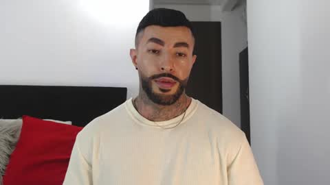 Snapshot of maximus_golden chatting on 05/19/26, 03:02 Independent Model online show from 05/19/26, 03:02