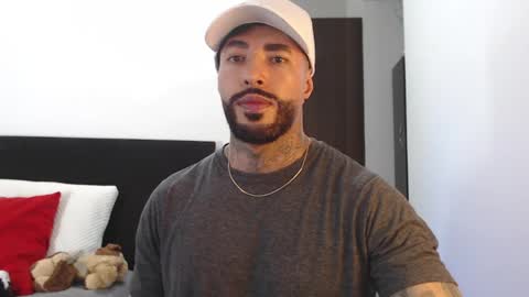 Snapshot of maximus_golden chatting on 05/28/26, 03:37 Independent Model online show from 05/28/26, 03:37