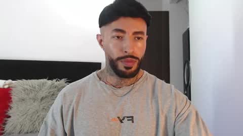 Snapshot of maximus_golden chatting on 05/31/26, 03:04 Independent Model online show from 05/31/26, 03:04