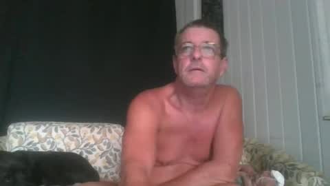 Snapshot of maximus_oreally chatting on 12/31/24, 10:23 Max online show from 12/31/24, 10:23