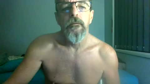 Snapshot of maximus_oreally chatting on 06/15/26, 11:18 Max online show from 06/15/26, 11:18